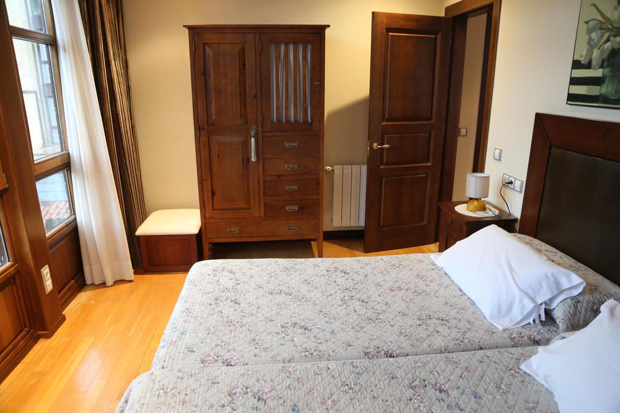 Apartamentos La Pontiga *** Infiesto Ruang foto