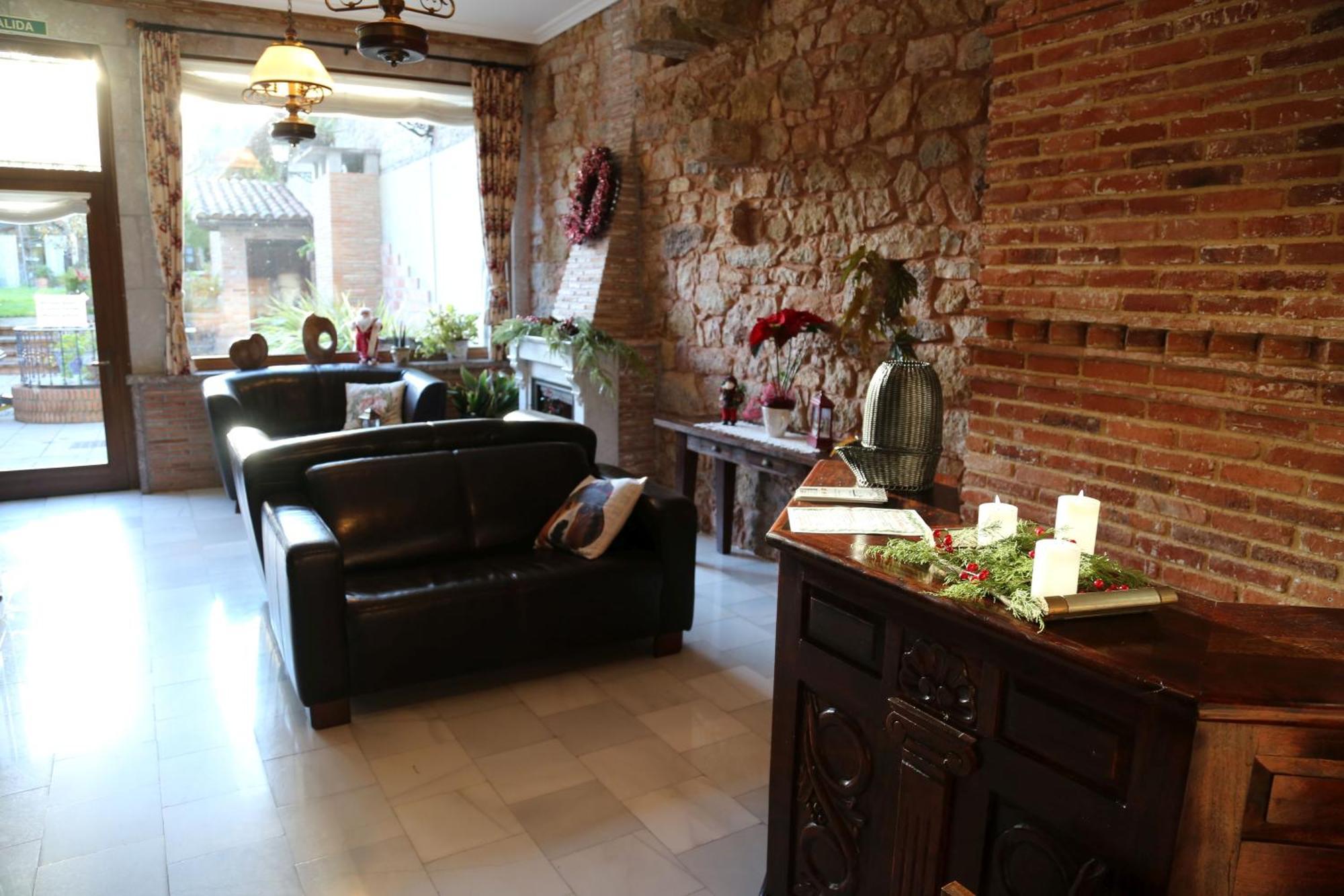 Apartamentos La Pontiga *** Infiesto Bagian luar foto