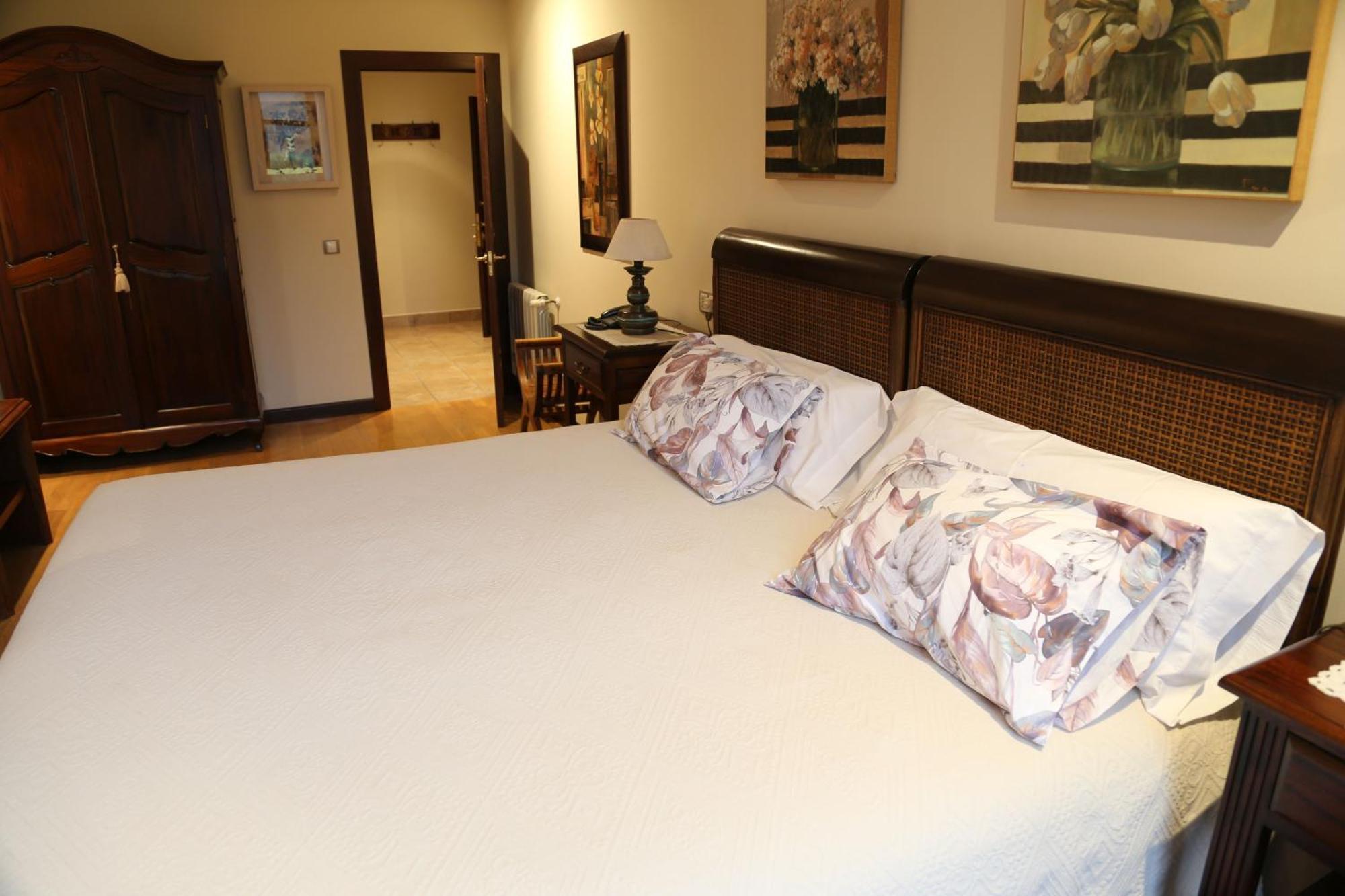 Apartamentos La Pontiga *** Infiesto Ruang foto