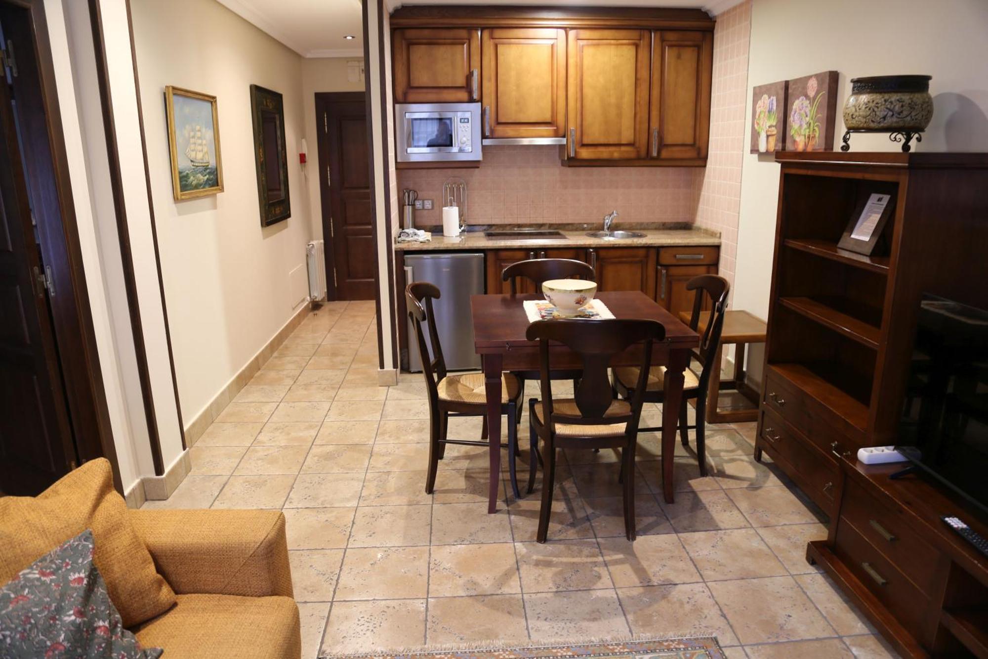 Apartamentos La Pontiga *** Infiesto Ruang foto