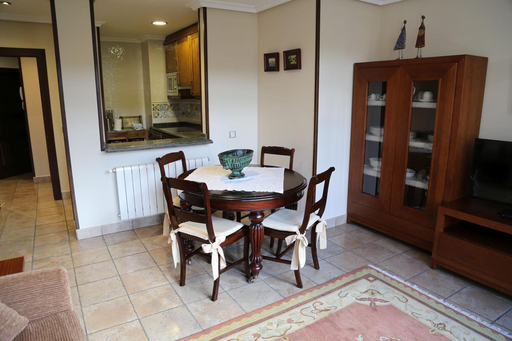 Apartamentos La Pontiga *** Infiesto Bagian luar foto